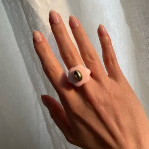 La Manso Lizzie McGuire pink flower ring 🌸